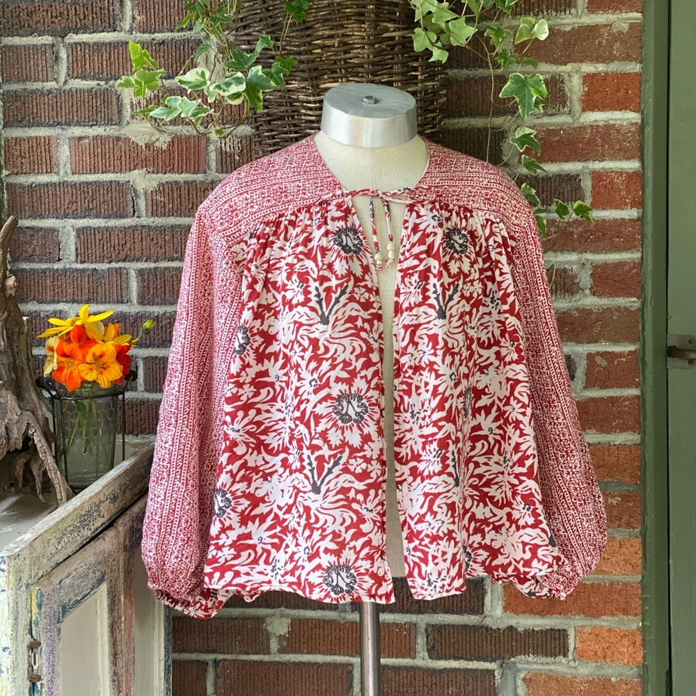 Free People red/gray/cream floral boho/peasant/gypsy tie front top/jacket. Sz M